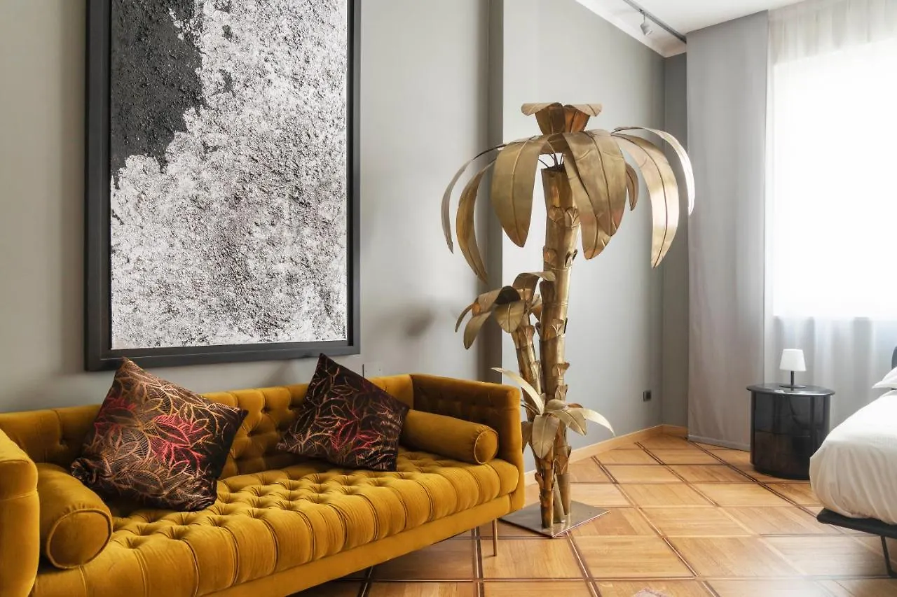 Apartment Elegance Home In Downtown Milan Italy